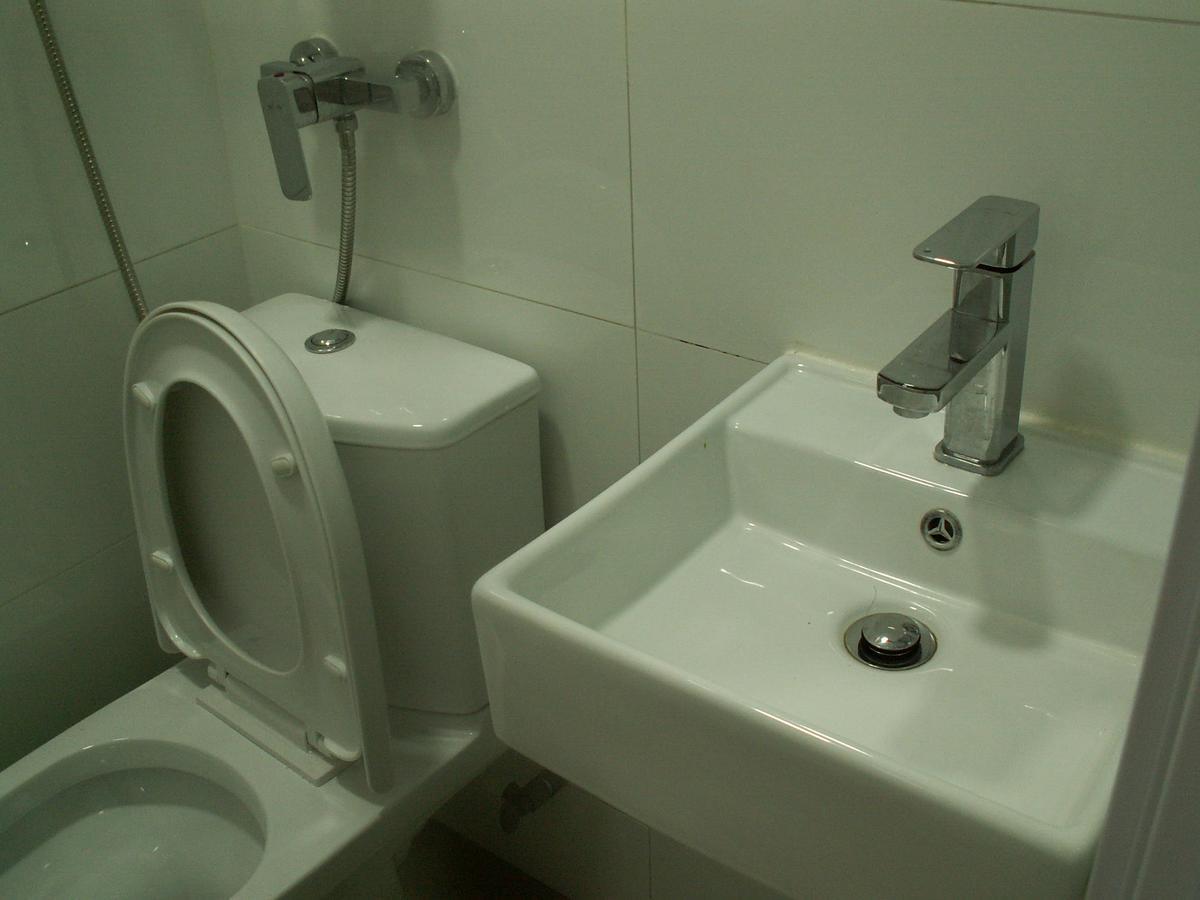 Lung Wa Hotel Хонконг Екстериор снимка
