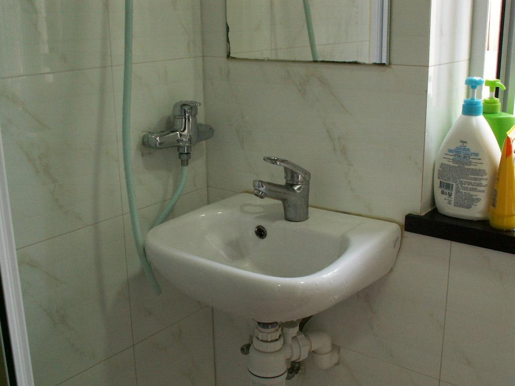 Lung Wa Hotel Хонконг Екстериор снимка