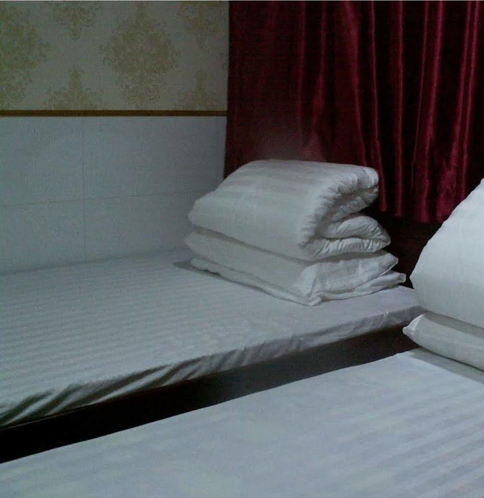 Lung Wa Hotel Хонконг Екстериор снимка